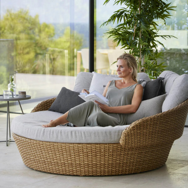 Ocean Wicker Daybed - White (2) rattan outdoor furniture